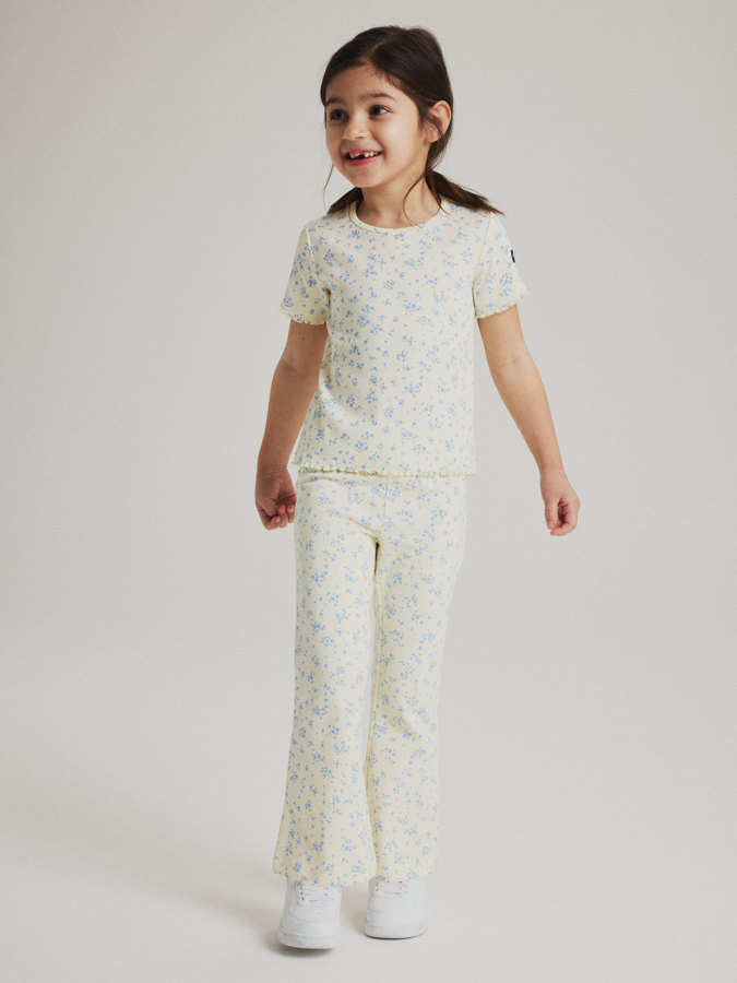 PLAY leggings utsvängda ben blommiga PLAY leggings utsvängda ben blommiga