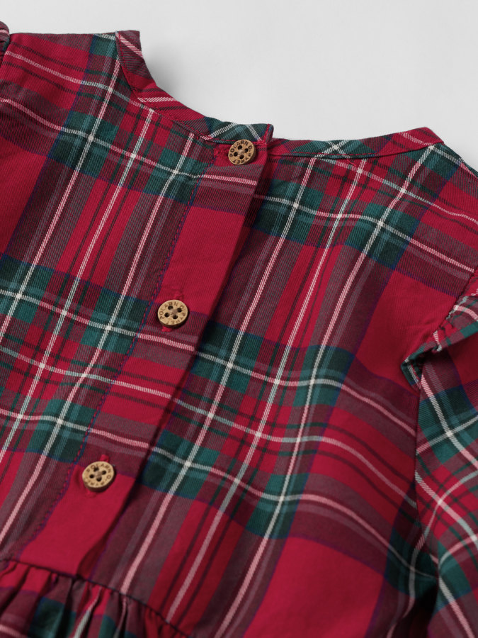 Klänning med volanger baby Klänning med volanger baby