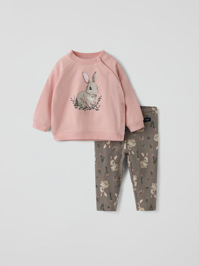 Matchande set tröja och leggings Matchande set tröja och leggings
